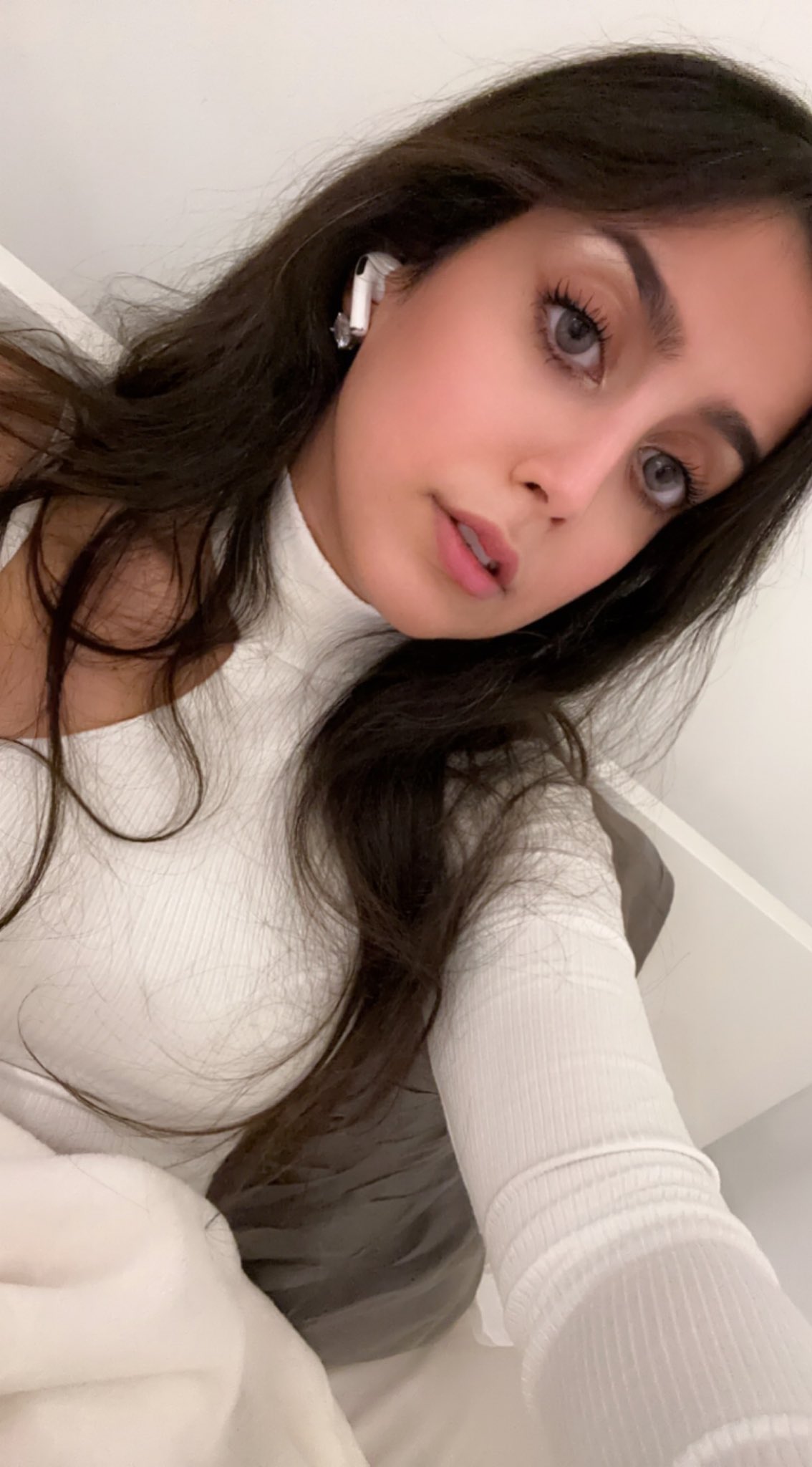 FswyskEWIAE9CId