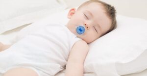 النوم على الظهر للرضع