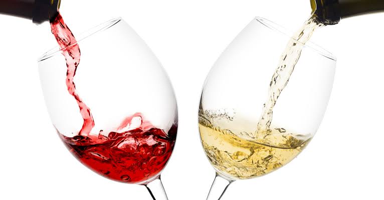 منام شرب الخمر للعزباء